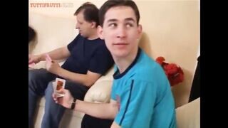 Zsuzsit a roma fiatal spinét partiba nyomják
