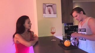 18 éves tinédzser szexelése a bárban