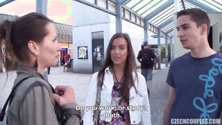 Amatőr zsenge pár pénzért baszik