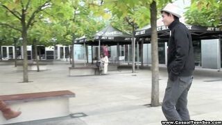 Amatőr tinédzser pár kupakol