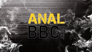 Anna De Ville élvezi a óriási brét