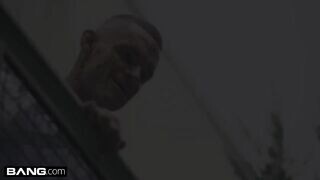 Kerek hájas fiatal pipi brutális popsi szexe