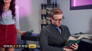Brazzers - Valentina Bianco méretes rúdat kap