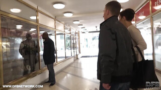 Gabrielle Gucci popsiját a csávója előtt reszelik