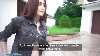 Public Agent - Tabitha Poison a kitetovált fiatal bula