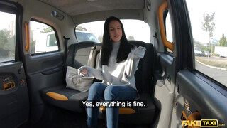 Fake Taxi - Alyssa Bounty hátsó bejáratba reszelve