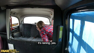 Fake Taxi - Lady Bug a zsenge sulis pipi