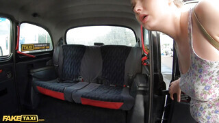 Fake Taxi - Lucy Heart a vadító pici orosz buxa