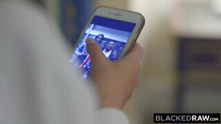 BlackedRaw - Sydney Cole és a barna hímvessző