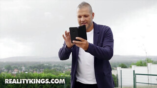 Reality Kings - Cherry Kiss segge keményen megkettyintve