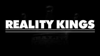 Reality Kings - Zsenge csávó reszeli az anyukát a marketbe