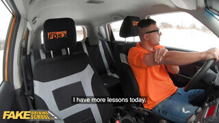 Fake Driving School - Örömlány csöcsös lányok kufirconlak