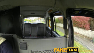 FakeTaxi - fősulis lány ordítva élvez