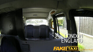 FakeTaxi - méretes popós szuka szexelni akar