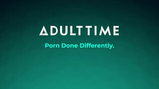 ADULT TIME - kopasz csoki lány kinyalja a csaját