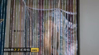 Brazzers - Karma Rx a hippi csávóval kupakol