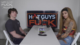 Argentin fiatal nőci és a sportos hapsi - Hot Guys Fuck