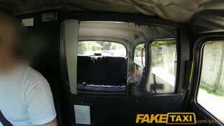 FakeTaxi - Rio Lee a óriási kannás fekete szuka