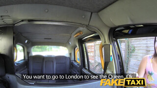 FakeTaxi - Latina csajszi kupakol a taxissal