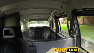 FakeTaxi - Kívánatos lengyel csajszi megkefélve