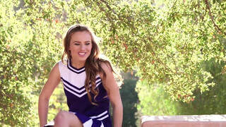 Jillian Janson a szívdöglesztő kicsike sulis gádzsi