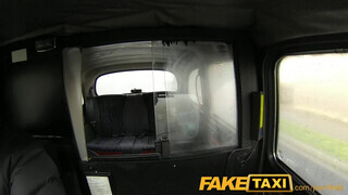 FakeTaxi - Világos Szőke óriási fenekű csajszika bekúrva