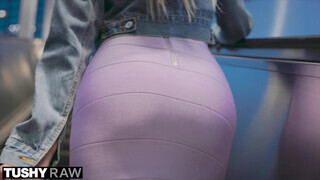 TUSHY RAW - Pristine Edge a bájos zsenge milf