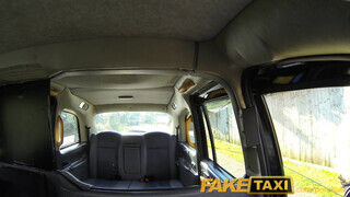 FakeTaxi - Chelsey Lanette a gigászi cicis szöszi