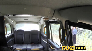Fake Taxi - idősebb bige gigantikus bájdorongot akar