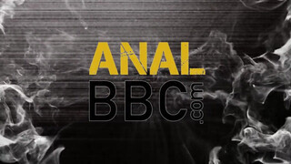 ANALIZED - Skylar Snow néger cerkát kap a fenekébe