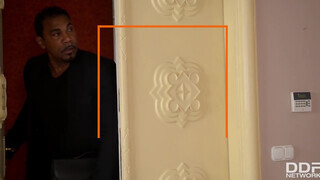 Anissa Kate a kukac szerető titkárnő