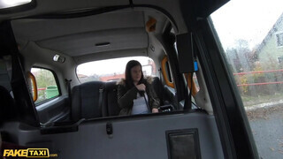Fake Taxi - Little Eliss a gigantikus tőgyes tinédzser