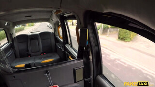 Fake Taxi - Rae Lil a perverz zsenge nőci