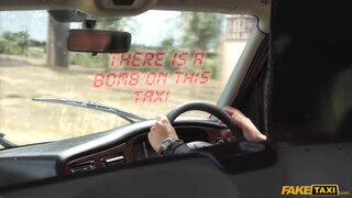 Fake Taxi - Tinédzser csajszi a hátsó ülésen