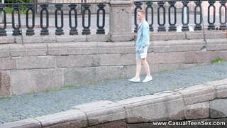 Casual Zsenge Porno - szemüveges csajszin csak a cipő marad