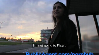 PublicAgent - bombázó ázsiai szuka felszedve a buszmegállóban