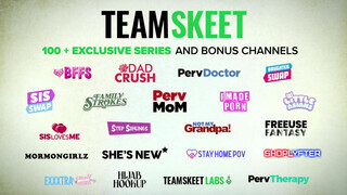 TeamSkeet - cuki pici nerdy nőci casting forgatás videója