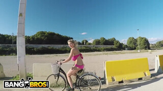 BANGBROS - Katerina Hartlova a méretes csöcsű milf