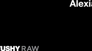 TUSHYRAW - Alexia szűk popóba megkettyintve