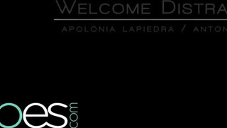 Babes - Apolonia Lapiedra a csinos latin amerikai zsenge