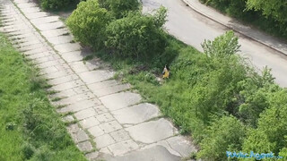 Public Agent - Jenny Doll bekapja a gigantikus kukit