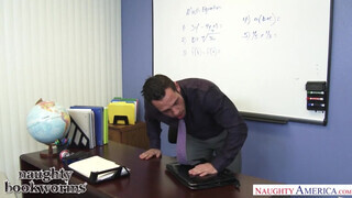 Josie Jagger a tanárral hancúrozik - Naughty America