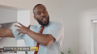 BRAZZERS - Dani Valentina és Lila Lovely a elhízott ribancok