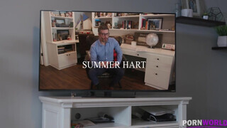 Summer Hart punciba és hátsó lyukba kurelva