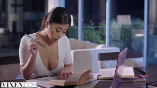 VIXEN - Jade Kush a csábító ázsiai maca