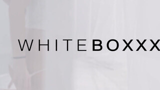 WhiteBoxxx - Eveline Dellai segg lyukba reszelve