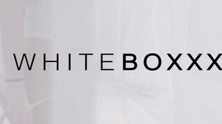 WhiteBoxxx - Leanne Lace a csinos cseh fiatal pipi
