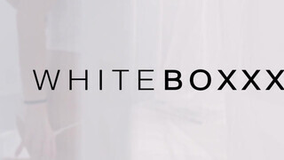 WHITEBOXXX - Sarah Kay érzéki hancúrozása