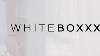 WHITEBOXXX - Adelle Sabelle a kívánatos francia bige
