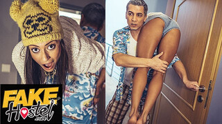 Fake Hostel Porn - Cassie Del Isla a vadító turista csajszi